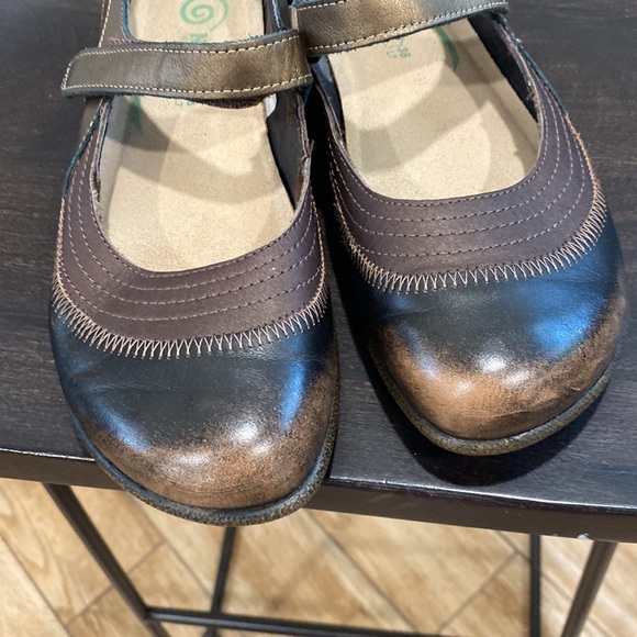 Naot mary Jane style shoes - Picture 8 of 8
